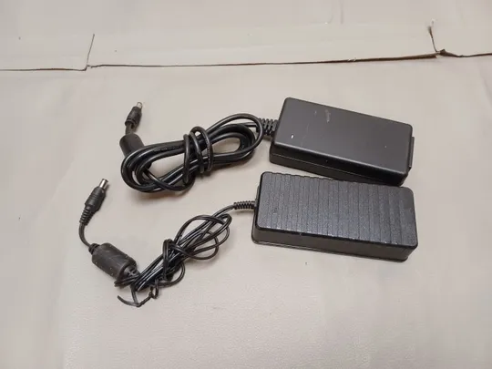 0626 адаптер живлення 12V 4A  2 шт НІМЕЧЧИНА Інтернет-аукціон