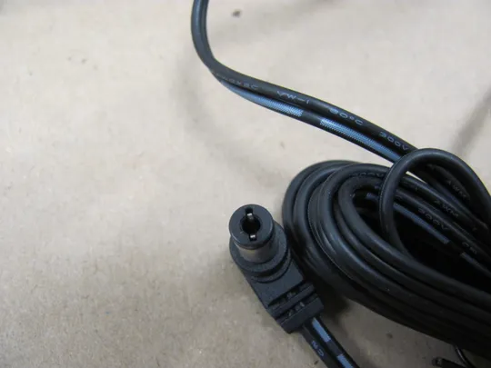 адаптер живлення S004LU0900050 9V 500mA 5,5 x 2,1 mm оригінал ЦІКАВИТЬ ОПТ Продаж