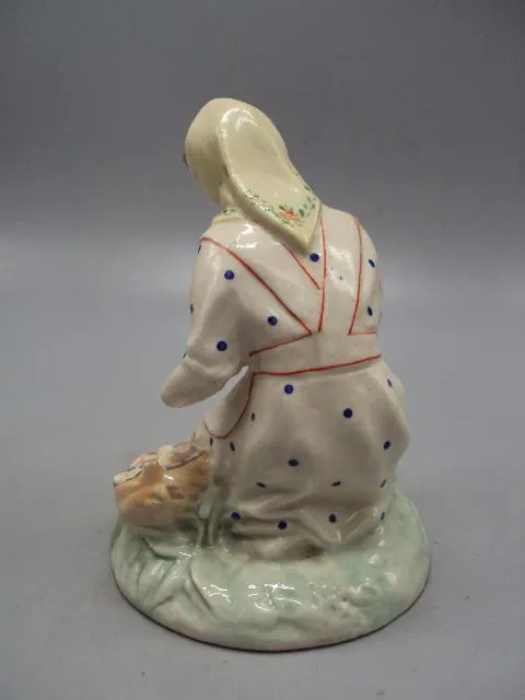 Фигура фарфор СНХ БССР Минск ФФЗ девочка с корзиной с грибами собирает грибы высота 13,5 см №14020 Продаж