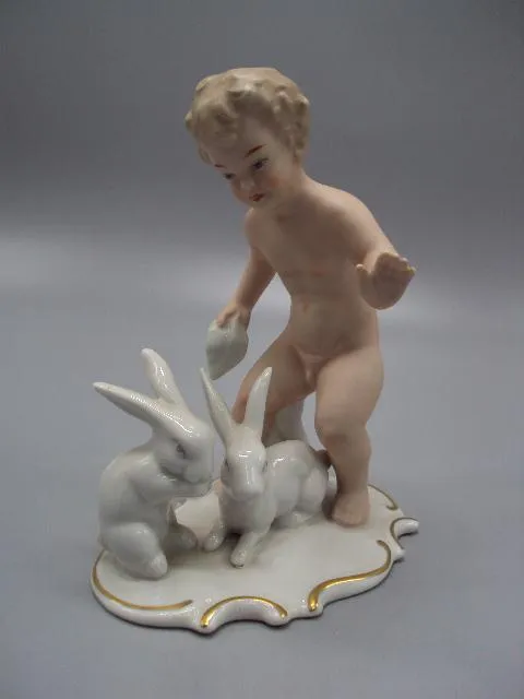 Фигура фарфор Германия Wallendorf Валлендорф путти мальчик и зайчики зайчата ребенок и зайцы №14346 Ціна