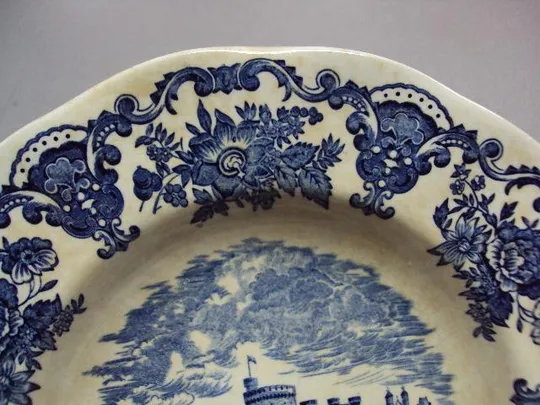 Тарелка керамика Англия Royal homes of Britain Windsor Castle Великобритания Виндзорский замок №770 Інтернет-аукціон