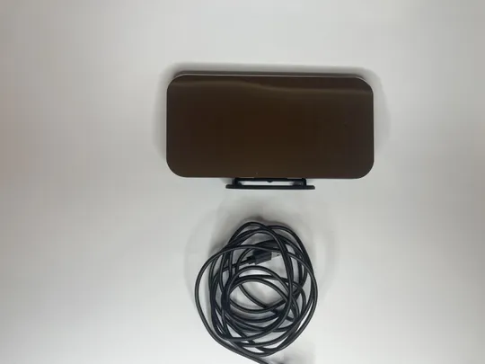 Цифровий будильник Yaboodn для спальні, дзеркальний дисплей із зеленим циферблатом, живлення від мережі З аукціону