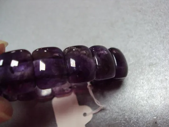 Браслет на резинке аметист натуральный камень (по камушкам есть трещины, сколы) №1340 Продаж