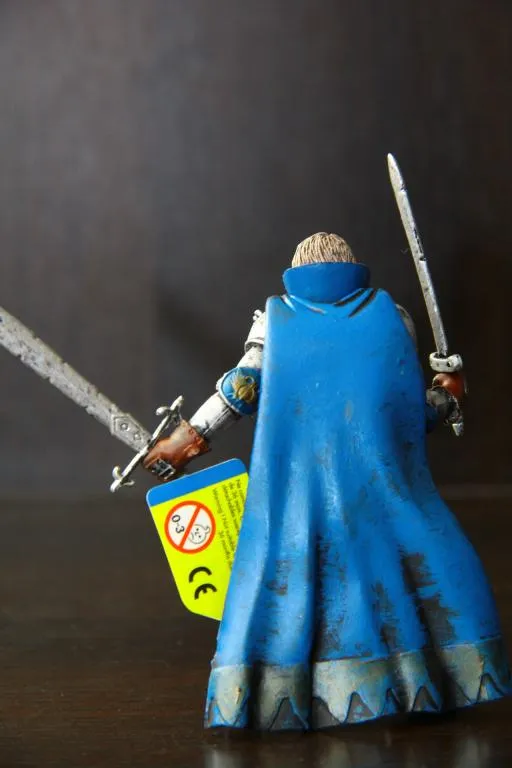 рыцарь с мечами 90-100мм PLASTOY Франция Продаж