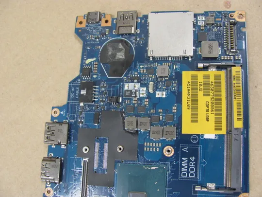 номер0638-12 материнська плата Mainboard Материнка Основна плата Системна плата Плата системи Laptop motherboard мамка ноутбучна плата РОБОЧА SR32N  i7-7820HQ CDP70 LA-E141P для  Dell Latitude E5480 оригінал З аукціону