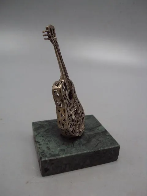 Фигура на подставке статуэтка музыкальный инструмент гитара ажурная серебро 800 проба вес 127 г №16 Інтернет-аукціон