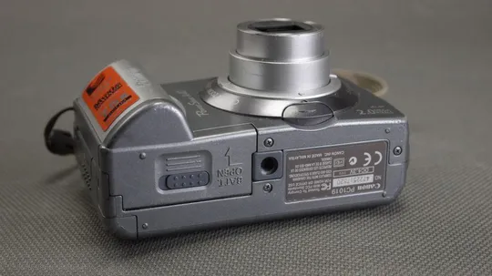 Цифровий фотоаппарат 2.0Mpix Canon Power Shot A40 + x3.0 5.4-16.2mm Canon Aspheric lens Вживане З аукціону