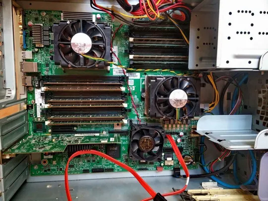 Купити сервер HP DL180 G6 2x S1366 + 8/16 ядер 2x процессора Xeon X5550 + 32Gb DDR3 + Radeon 5450 HD