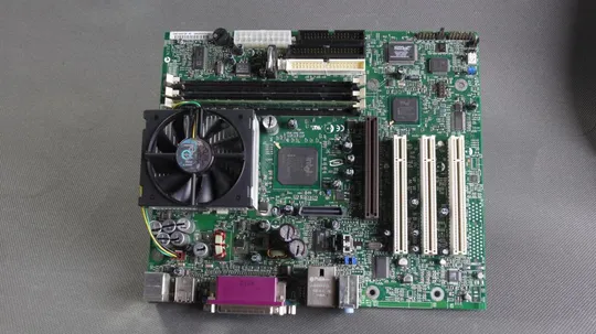 Купити Материнская плата Intel D815EPFV + процессор Tualatin Celeron 1300GHz/256/100 + память PC133 128Mb