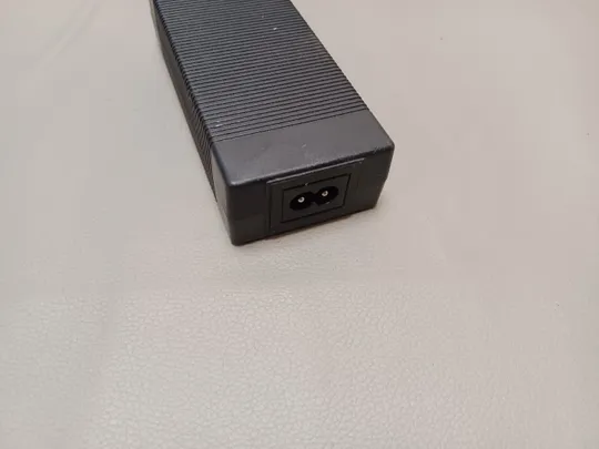 1126 адаптер живлення  TS-84W-4202000 42V 2.0A  НІМЕЧЧИНА Продаж