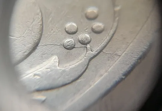 (6495) 50 копійок 1992 1ААм розколи від канту через вінок та 1 гроно до "0" + між 3 та 4 гронами до "ОК" на реверсі  (50 копеек 1992 1ААм) З аукціону