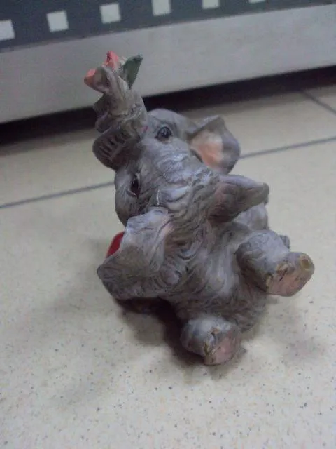 Фигура пластик слон слоник слоненок слоны с сердечком и розой №10211а Недорого