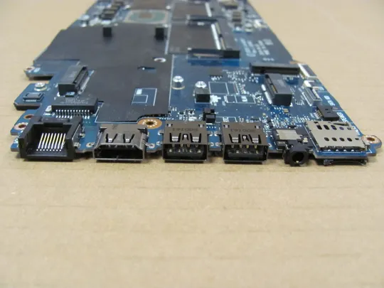 номер0323-7 материнська плата РОБОЧА SRFDM i5-9400H EDC51 LA-H181P для Dell Latitude 5501 5511 Mainboard Материнка Основна плата Системна плата Плата системи motherboard Де купити