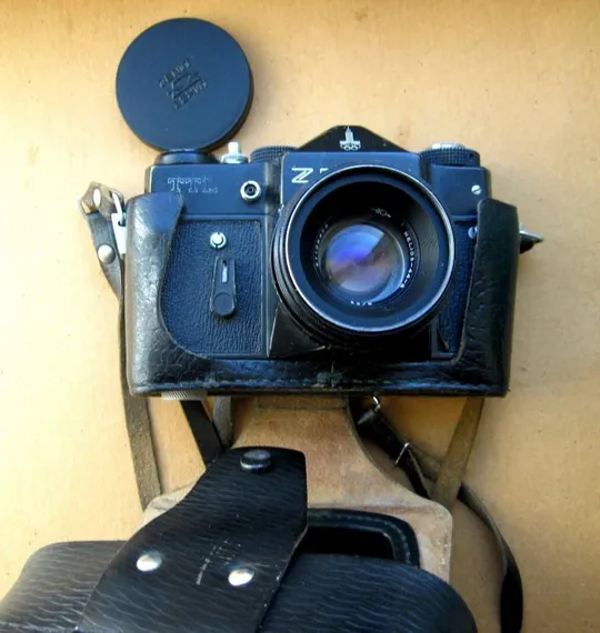 Купити Фотоапарат - Зенит  - ZENIT TTL = об'єктив HELIOS-44-2 = робочий = період СРСР