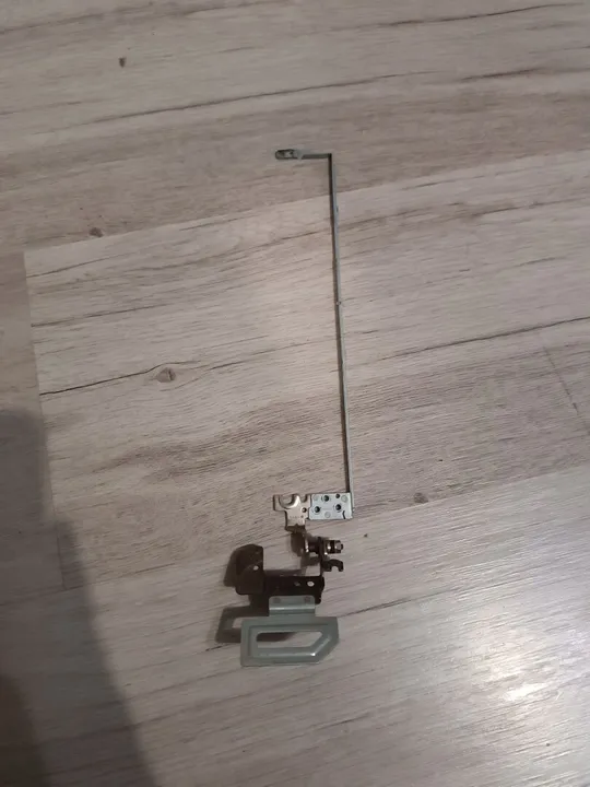 Петля (R) для ноутбука ACER Aspire E5-511 E5-511G E5-521 E5-521G E5-531 E5-531G E5-551 E5-551G E5-571 E5-571G E5-572G Ціна