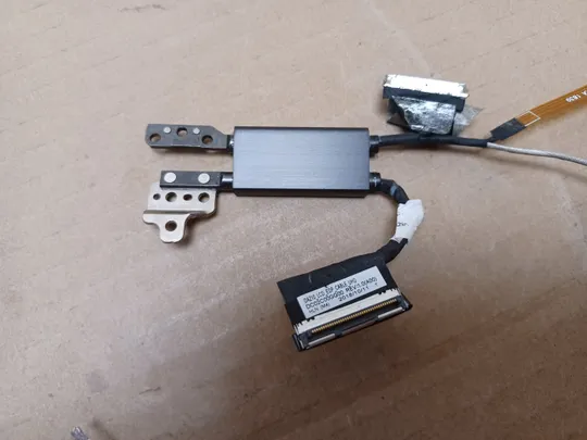 номер1055-15 петлі кріплення зі шлейфами матриці DC02C00GG00 і web камери DC02002VX00 0VKTR1 для Dell XPS 15 9575 5530  2in1  оригінал Де купити