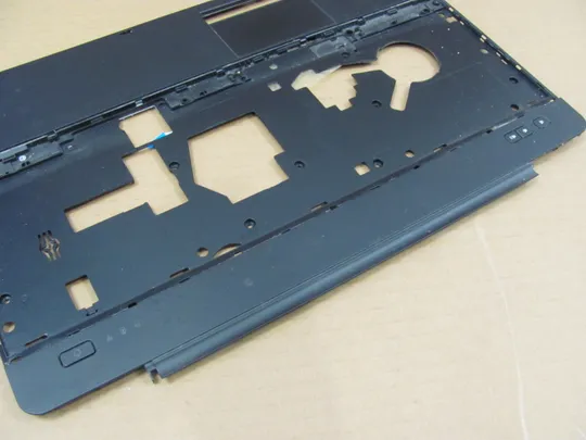 353-38 панель палмрест та тачпад AP0VI000A10 0GPV9K для DELL LATITUDE E6540  оригінал З аукціону