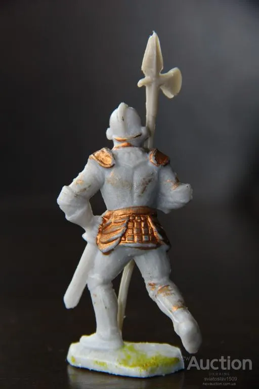 Купити рыцарь бегущий с алебардой 65-70мм PLAHO-MAROLIN ГДР