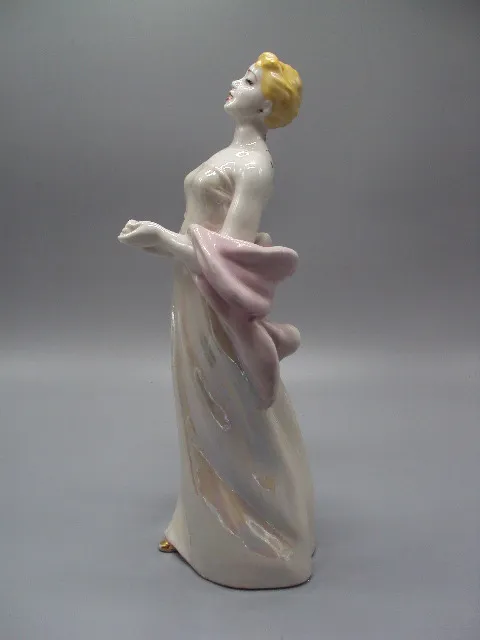 Фигура фарфор статуэтка Старый Киев певица девушка клеймо глобус высота 27 см №15512 Продаж