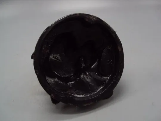 Фигура чугун Свердловск статуэтка мальчик кормит голубей мальчик и голуби высота 12 см №13793 Де купити