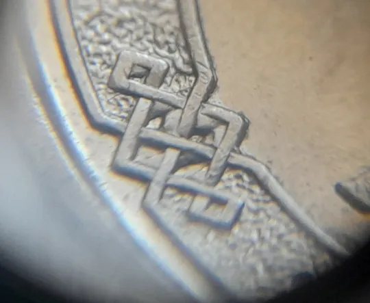 (8230) 1 гривня 2022 гарні викрошки на аверсі (1 гривна 2022 брак) Де купити