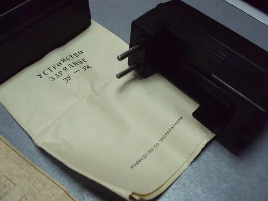 Зарядное устройство ЗУ-3М завод Мукачевприбор в коробке с паспортом №11509 Інтернет-аукціон