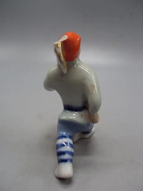 Фигура фарфор Коростень субботник Буденовец с киркой красноармеец 9,6 см под реставрацию №2969 Характеристики