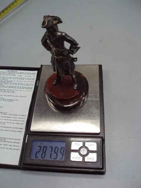 Фигура на подставке статуэтка царь император Петр I серебро вес 287,99 г высота 12,2 см №716 Недорого