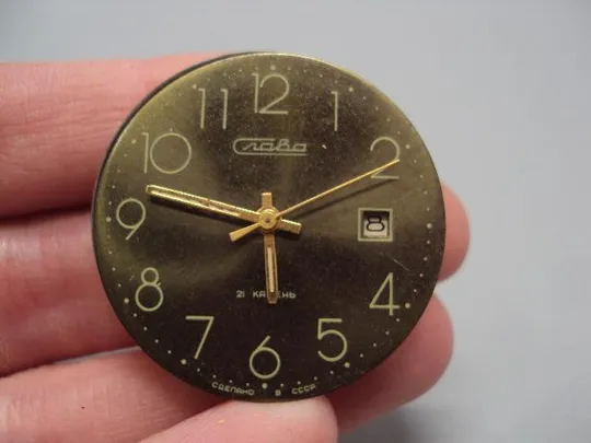 Механизм, циферблат и крышка наручные часы Слава 21 камень календарь ссср не на ходу №14649 З аукціону