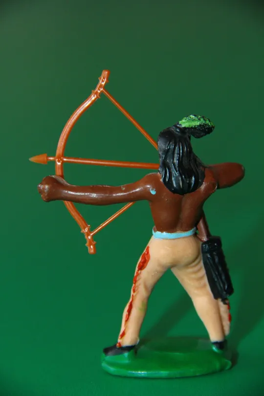 Купити індіанець ГДР №045 ГРОМОВИЙ ЯСТРУБ з луком Георг Блехтшмідт РОЖЕВА ГУМА