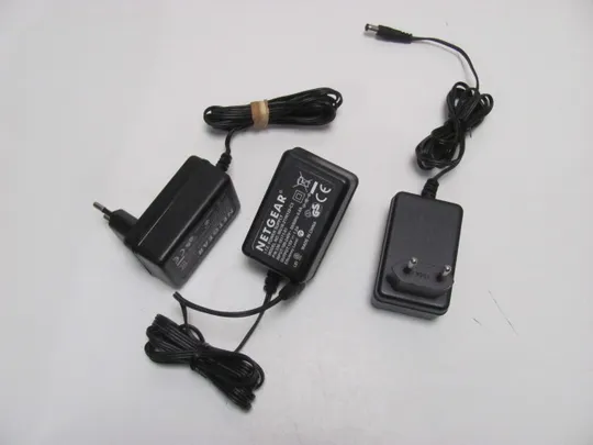 0811 адаптер живлення NETGEAR MU18 15V 1.2A  3 шт НІМЕЧЧИНА Де купити
