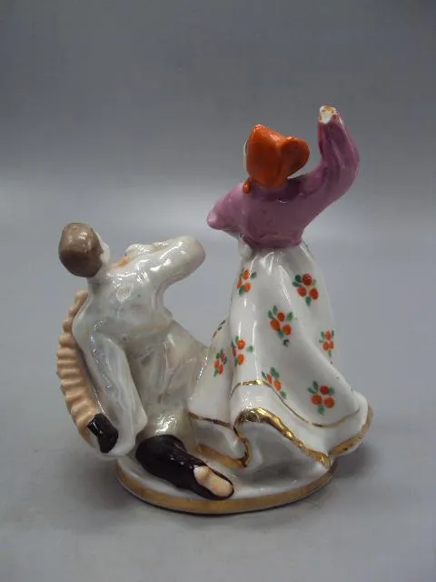 Фигура фарфор Дулево танцоры с гармошкой перепляс гармонист и девушка 11,7 см под реставрацию №13920 Продаж