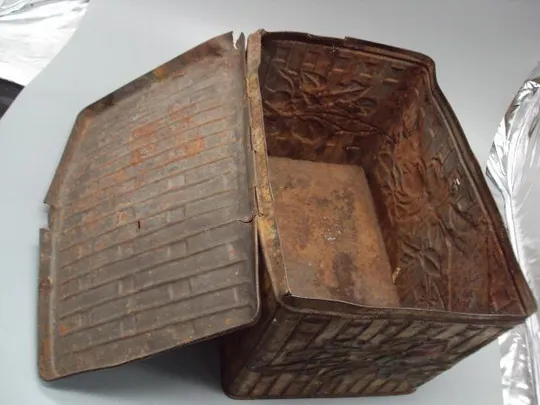 Коробка жесть карамель Паровая фабрика И.Л. Дингъ Москва Российская империя размер24 х15,7 см №1333 Інтернет-аукціон