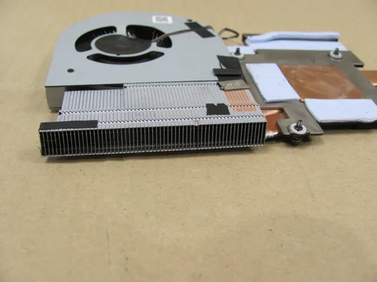 номер0718-2 система охолодження AT30O002ZCL 08RVMW для Dell Precision  7550 m7550 7560  оригінал Де купити