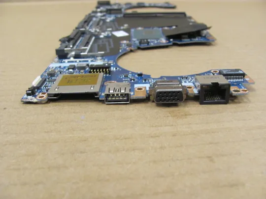 849-12 материнська плата SR2FU i7-6820HQ APW50 LA-C381P для HP EliteBook ZBOOK 15 G3  оригінал Де купити