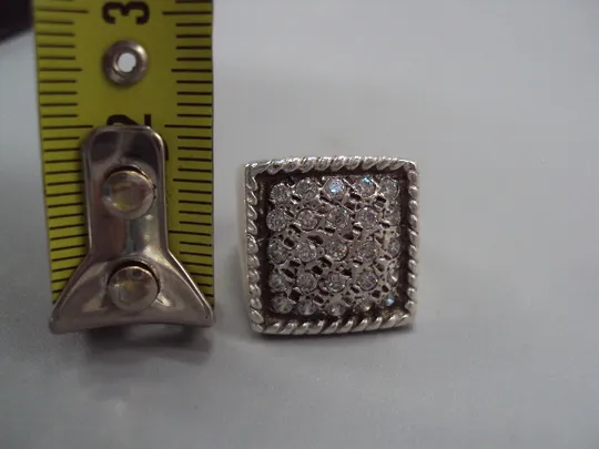 Женское кольцо перстень квадрат белые вставки серебро 925 проба вес 8,58 г 16,5 размер №15583 З аукціону