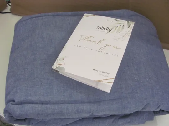 постільна білизна з двома підодіяльниками та двома наволочками (19) З аукціону