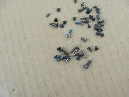 номер0011-24 комплектуюче гвинти для SONY VAIO PCG-61611M оригінал З аукціону