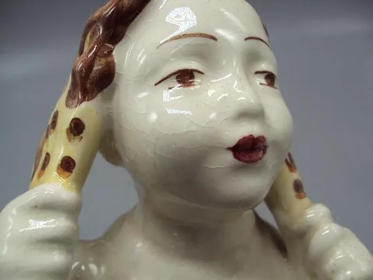 Фигура фарфор статуэтка ЗиК Конаково ветерок девушка с платком девочка завязывает платок 24 см №100 Продаж