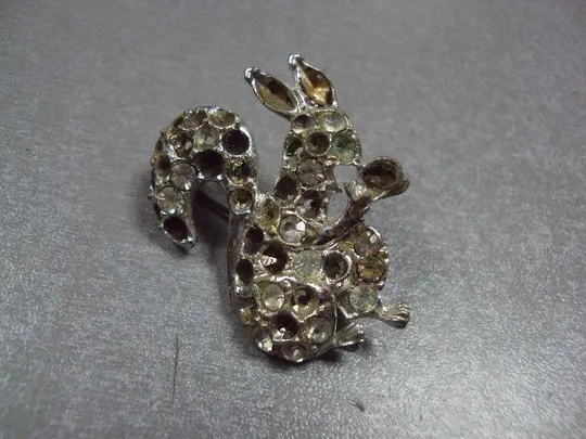 Бижутерия брошка брошь белочка белка (нет камушков) №10785 Ціна