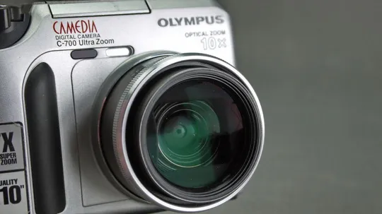 Цифровий фотоаппарат 3.0Mpix Olympus Camedia C-700 Ultra Zoom + EQ 38-380мм Zoom lens x10.0 Вживане Ціна