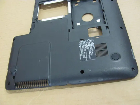 номер0017-5 Кришка дно піддон корпуса 13N0-ZXA0W01 H000042280 для Toshiba Satellite L870, L875 оригінал З аукціону