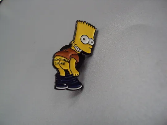 Значок пін Сімпсони мультсеріал Барт Сімпсон показує жопу Don't tread on me знак брошка №18491 Ціна