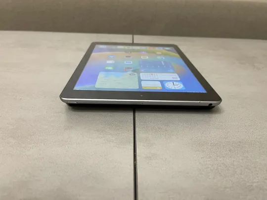 Планшет Apple iPad A1822 MP2F2LL/A (5 Gen., 2017), 9.7&quot;, Apple A9, 2GB, 32GB, Wi-Fi Продаж