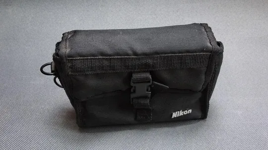 Оригинальный мягкий кейс Nikon для цифровых фотокамер 200x120x50mm Продаж
