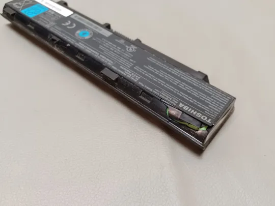 0677 акумулятор TOSHIBA PA5024U-1BRS 10.8V 48WH НІМЕЧЧИНА Продаж