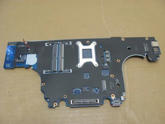 Купити номер0984-5 материнська плата Mainboard Материнка Основна плата Системна плата Плата системи Laptop motherboard мамка ноутбучна плата  i7-7820HQ SR32N CAP00 LA-E311P для Dell Precision 7520 оригінал