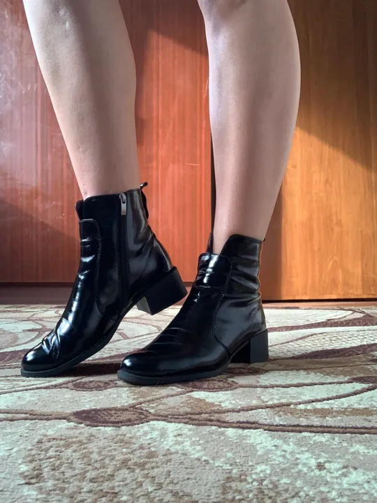 Чобітки шкіряні жіночі лакові Характеристики