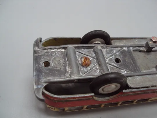 Модель машинка бус ЗИС-155 или ЗИС-154 автобус транспорт 50-е года заводная металл 4,5х12 см №15601 Торговий майданчик