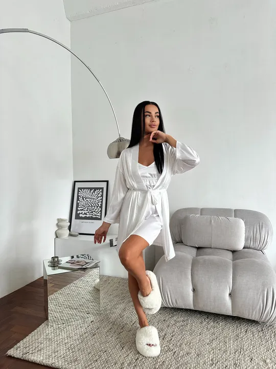 Шовковий комплект халат і сорочка  молочний розмір L Характеристики